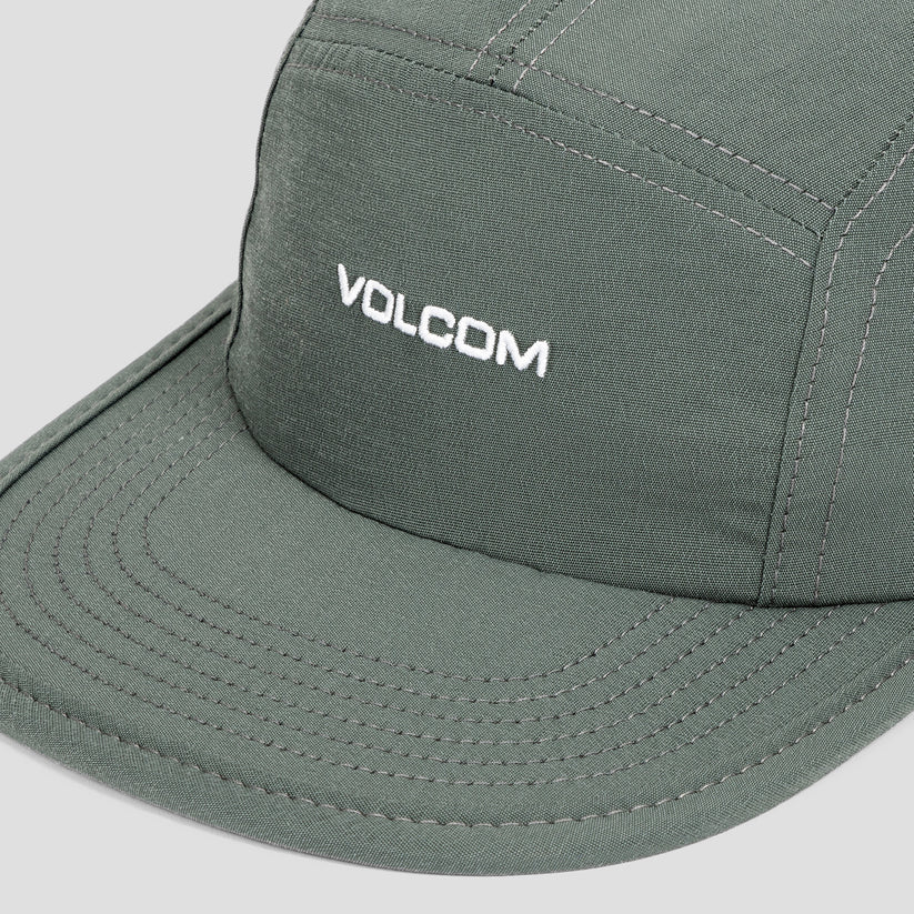 Bone Volcom 5 Panel na cor cinza, com logo bordado em branco.